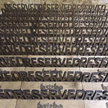 Табличка Reserved з орнаментом на підставці 20см 5мм 2526 фото